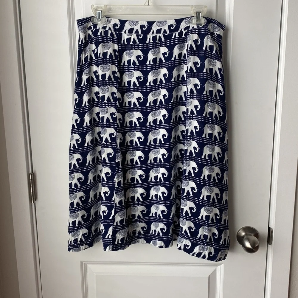 LAST CHANCE - De Collection Blue & White Elephant Midi Skirt - Picture 5 of 5